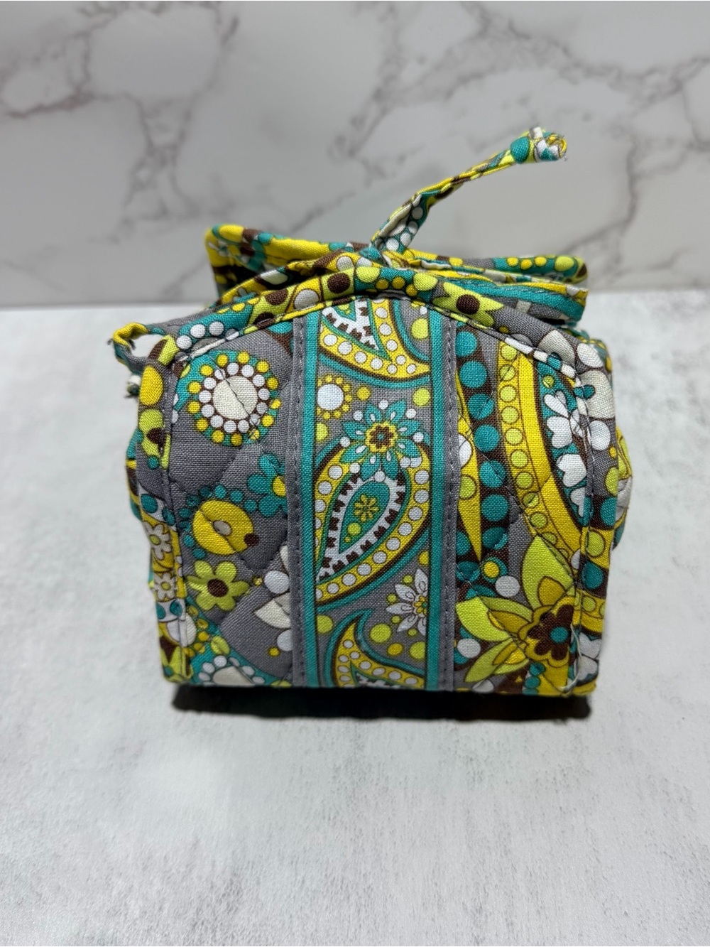 Vera Bradley fold up travel
Jewelry carrier